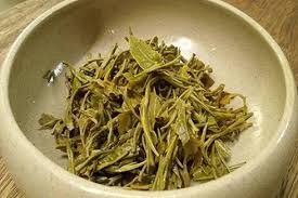 Khử mùi đồ nhựa bằng bã chè