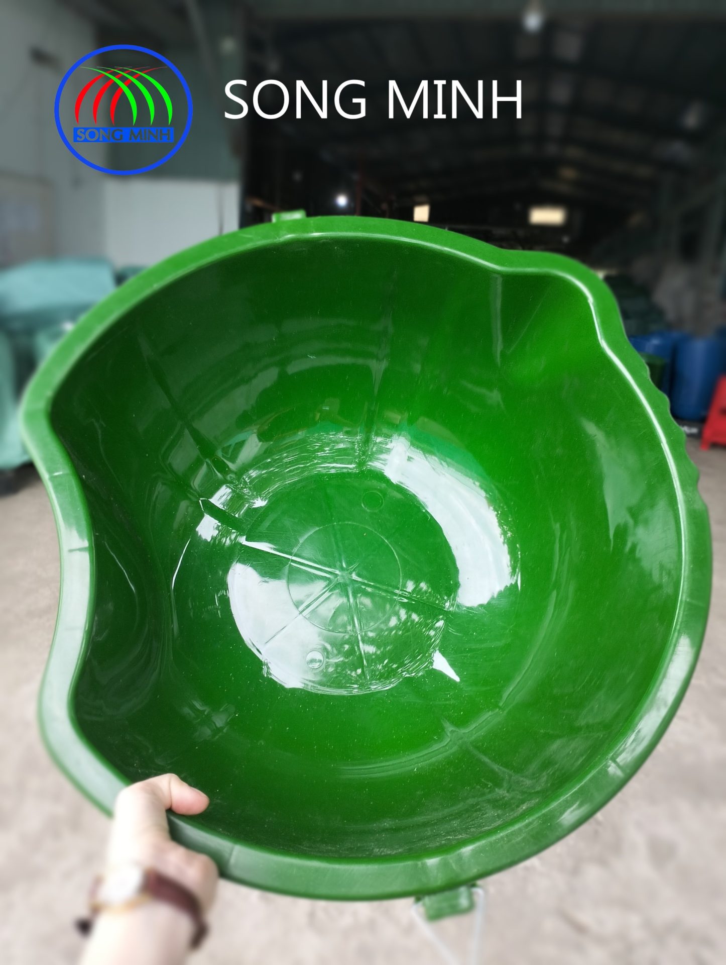 Thau rải phân màu xanh