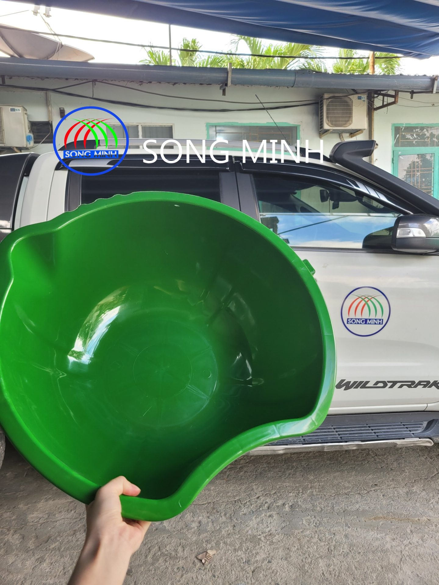 Thau rải phân màu xanh
